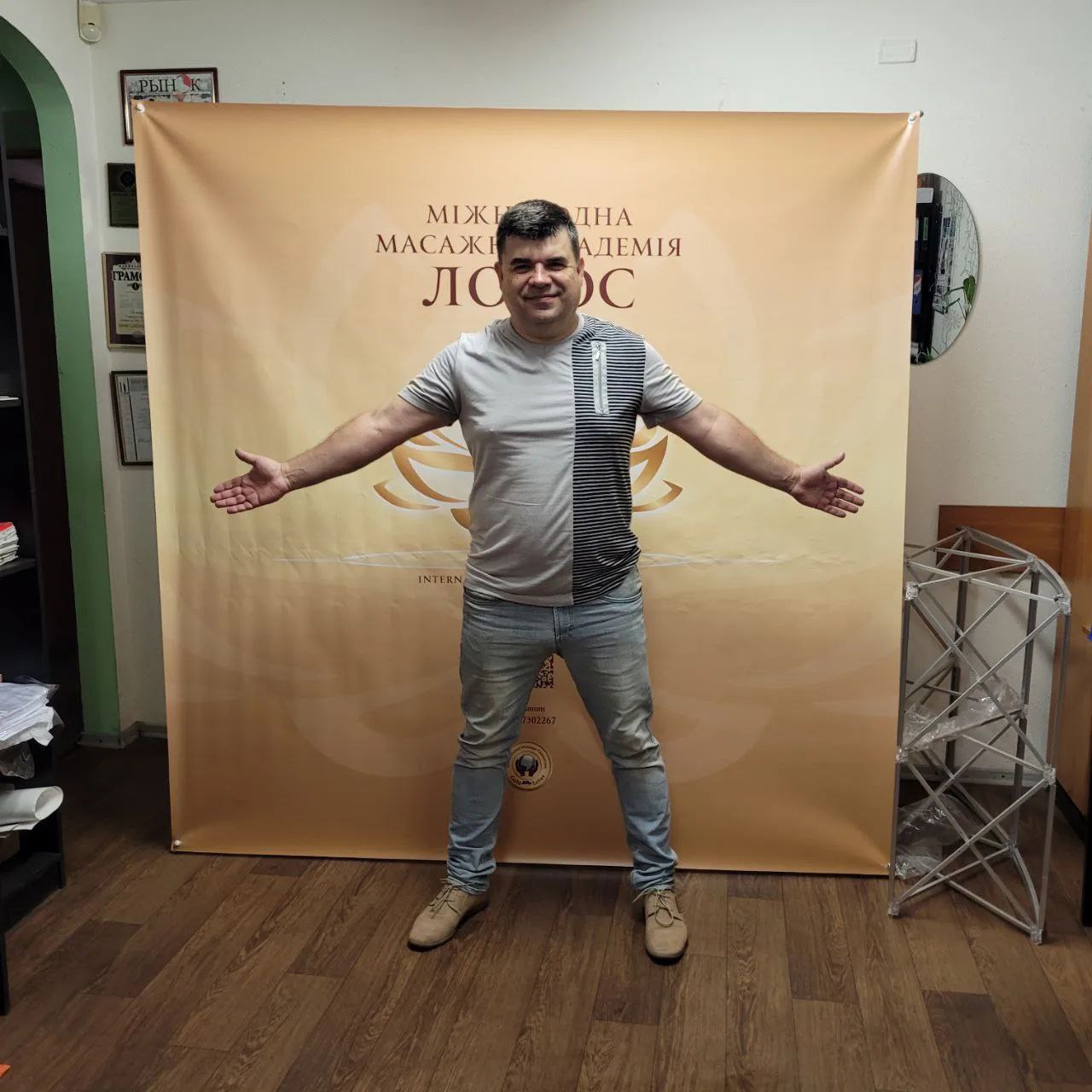 Мобільний стенд Х-банер Standart 200x200 см Павук - зображення 4